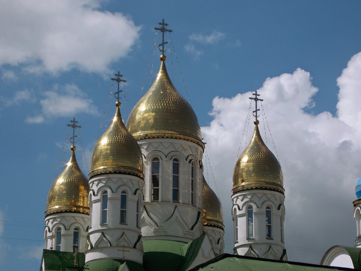 Золотые купола Иверского собора